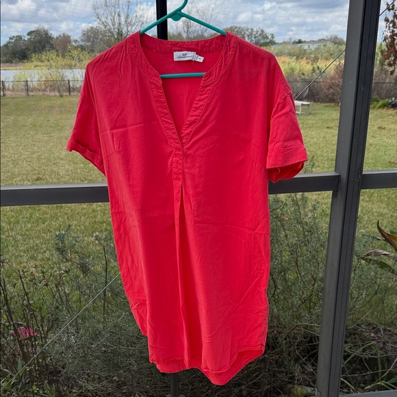 Vineyard Vines Dresses & Skirts - Vineyard Vines Bright orange Midi short sleeve Dress